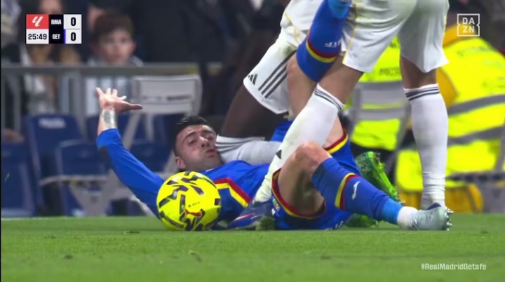 PP电子娱乐官网-赫塔费后卫怒喷判罚：吕迪格想把我脸撞碎，换做我早被禁赛10场了