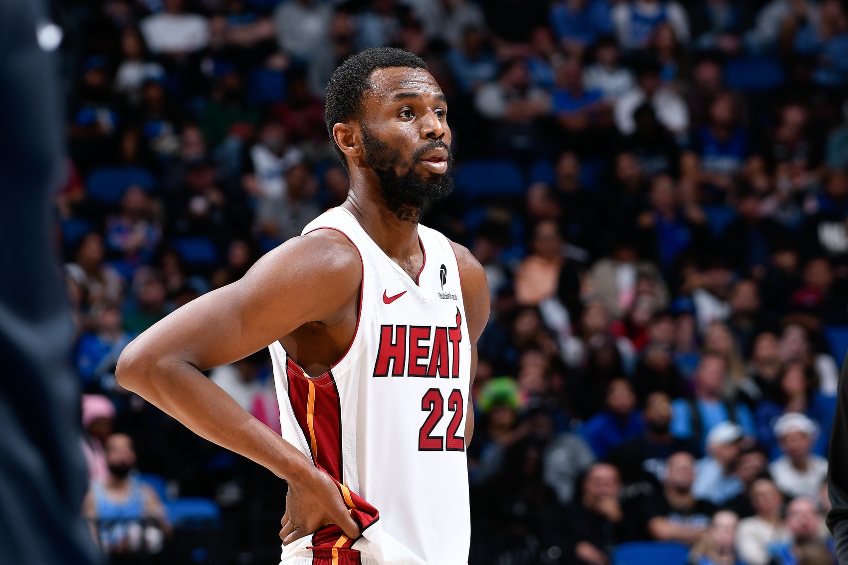 PP电子官网-内外开花！维金斯11中7拿21分3助 三分5中4